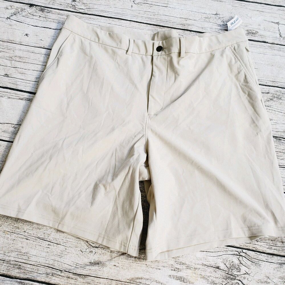 Old Navy 4 Way Stretch Shorts Size 42 Tall